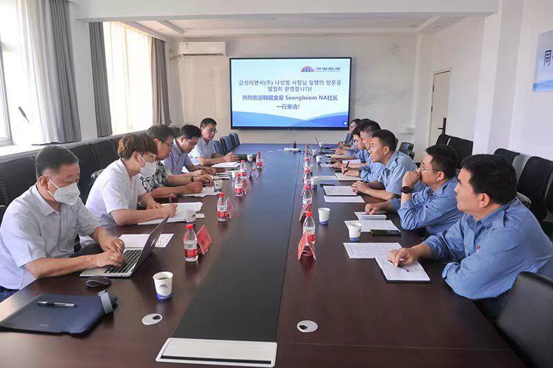 韩国客人到QY千亿国际走访
