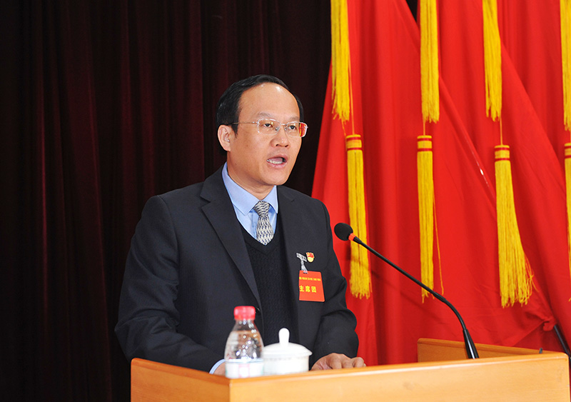 总经理、党委副书记、副董事长蔡教民作行政工作报告